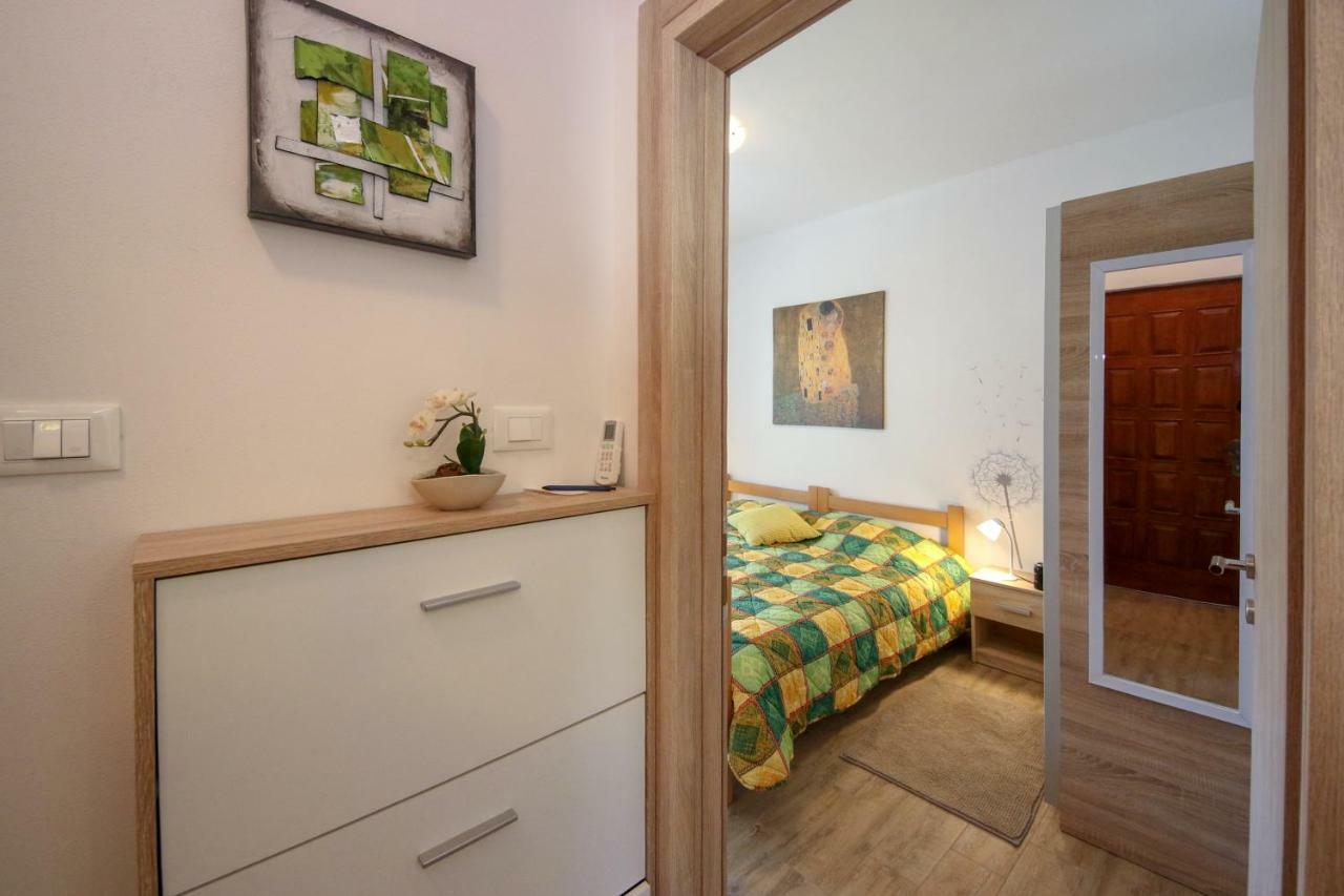 Apartment Polic Sibenik Bagian luar foto