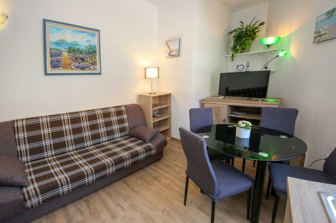 Apartment Polic Sibenik Bagian luar foto