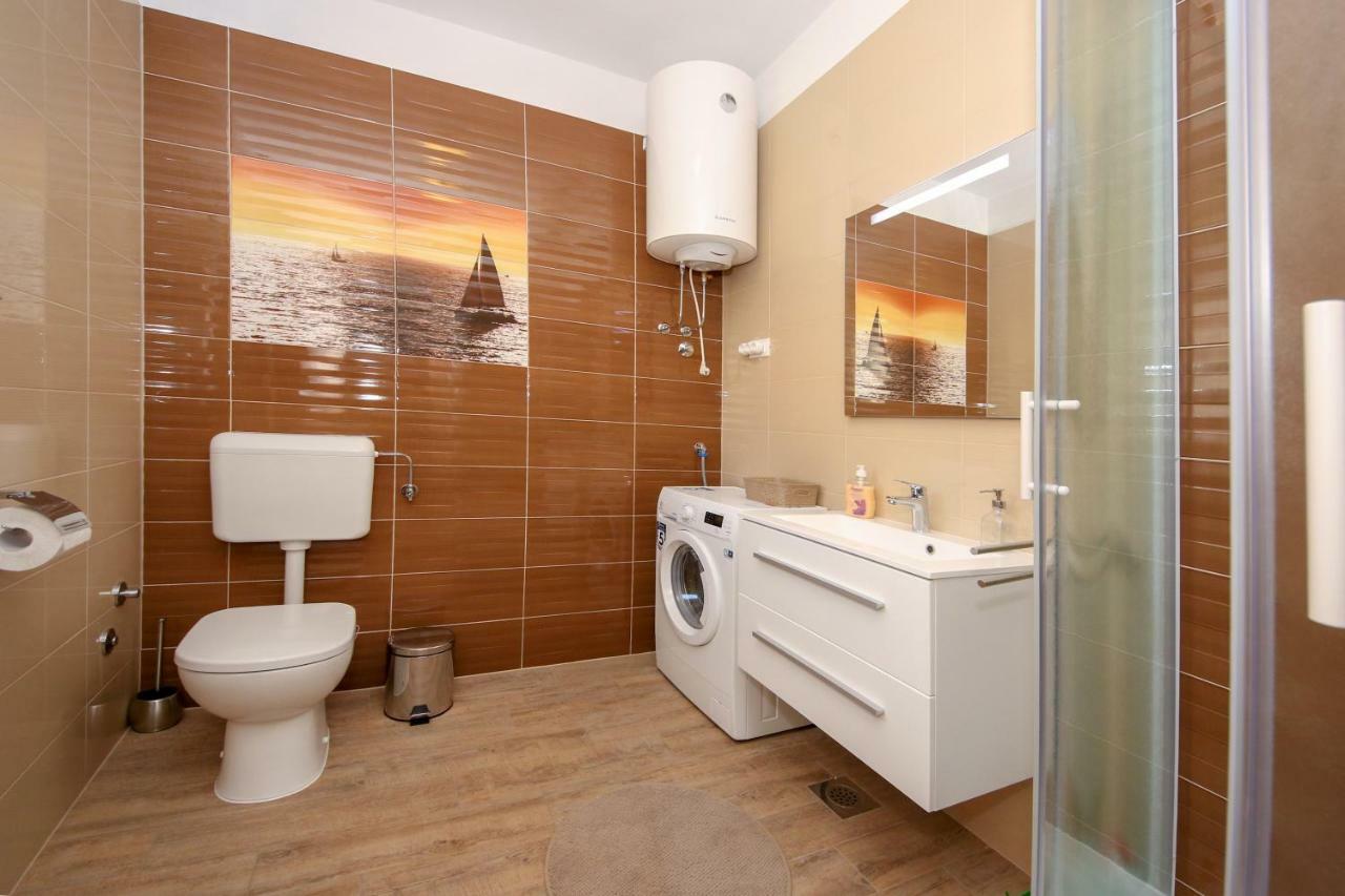Apartment Polic Sibenik Bagian luar foto